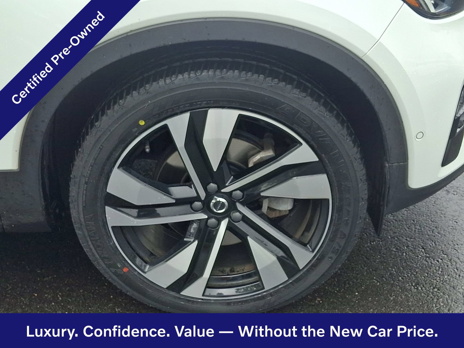 Certified 2024 Volvo XC40 B5 Plus w/ Protection Package Premier AWD/4WD image 9