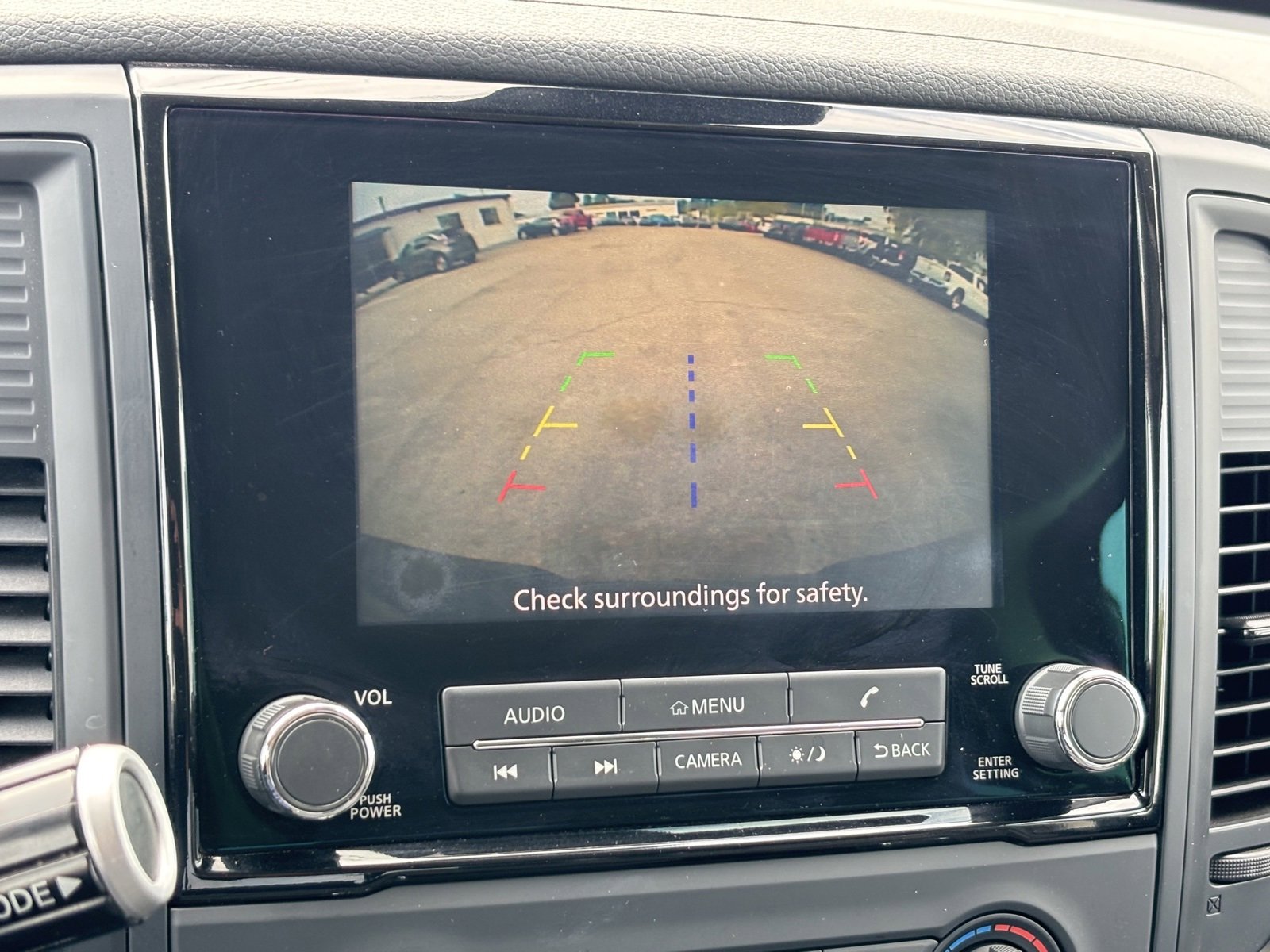 Used 2024 Nissan Titan SV image 5