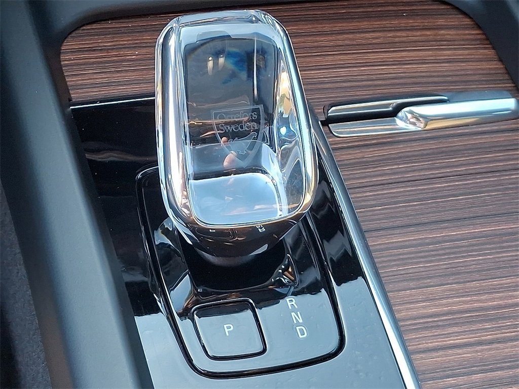 Used 2024 Volvo XC60 B5 Ultimate w/ Protection Package Premier image 14