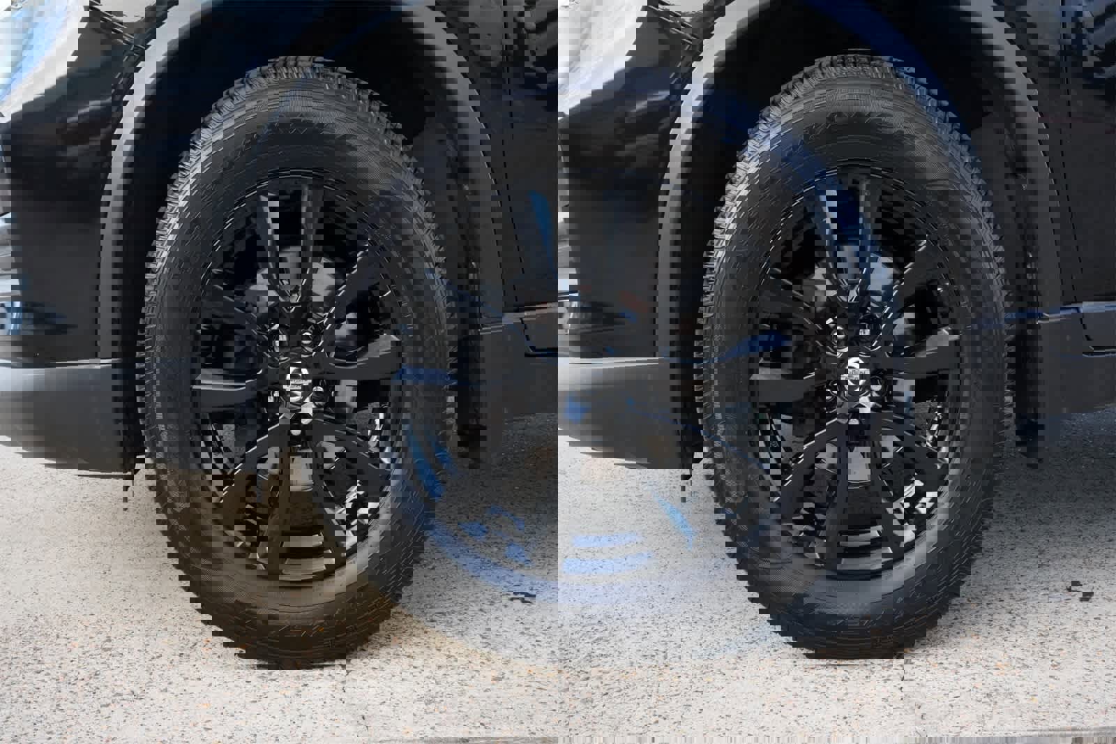 Used 2018 Nissan Rogue SV image 24