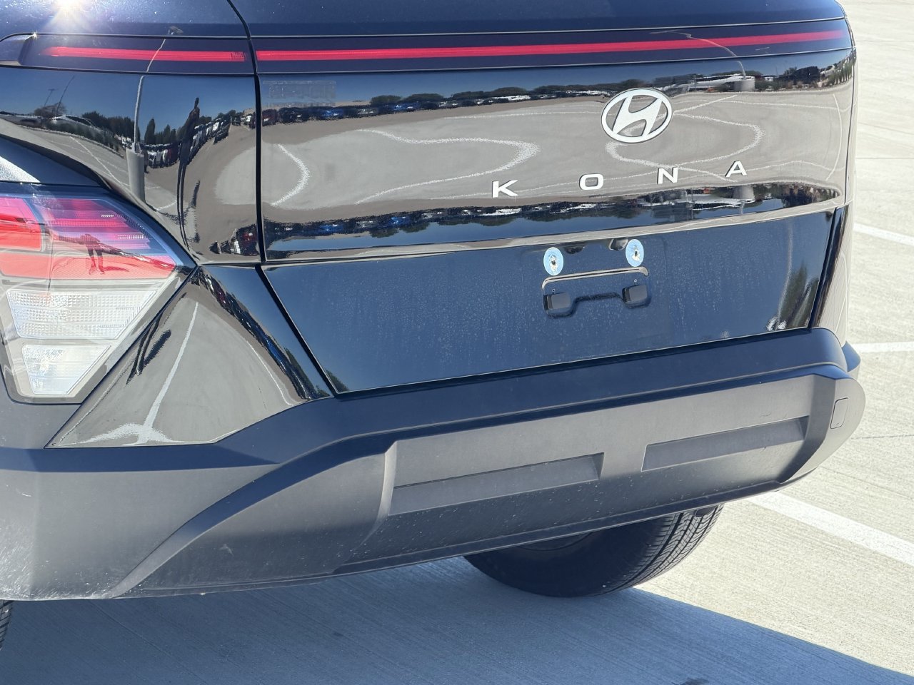 Used 2025 Hyundai Kona SEL FWD image 7