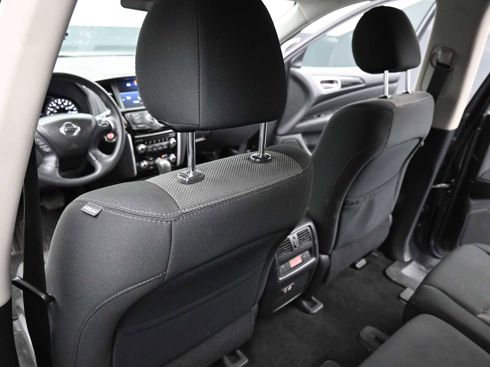 Used 2020 Nissan Pathfinder S image 23