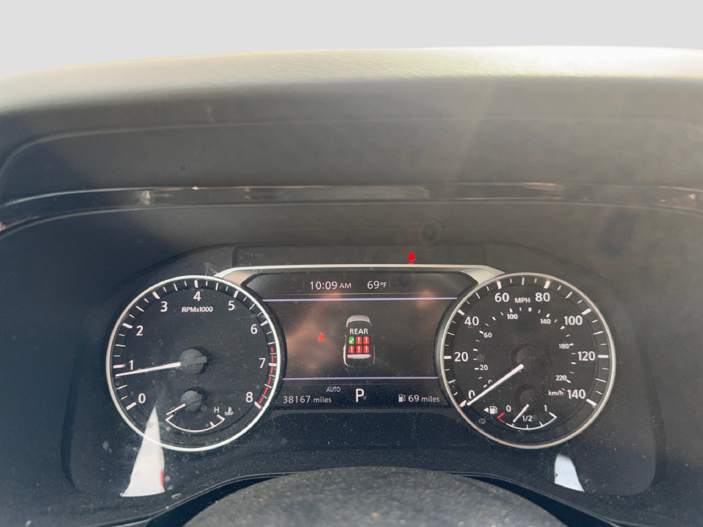 Used 2024 Nissan Pathfinder SV AWD/4WD image 13
