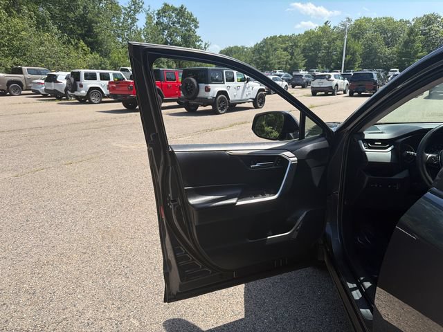 Used 2020 Toyota RAV4 XLE Premium AWD/4WD image 22