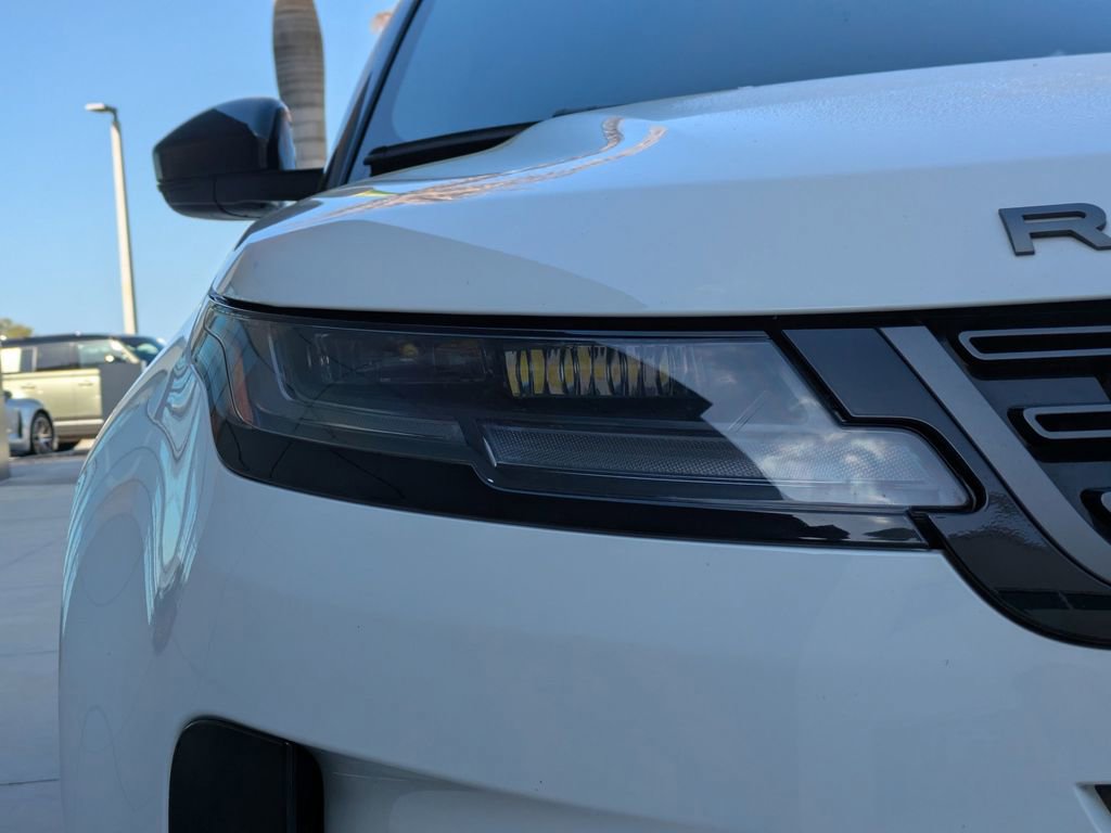 Used 2025 Land Rover Range Rover Evoque S image 11