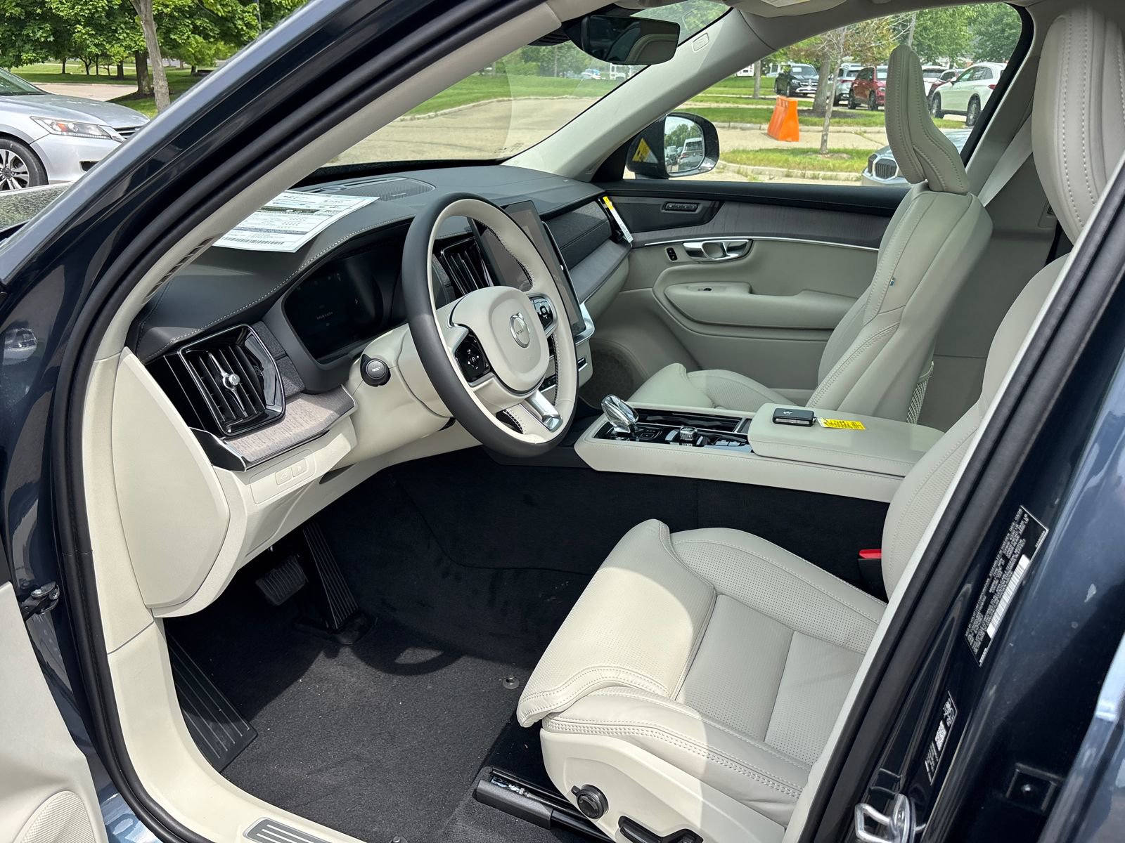 New 2026 Volvo XC90 T8 Ultra w/ Protection Package Premier AWD/4WD image 23