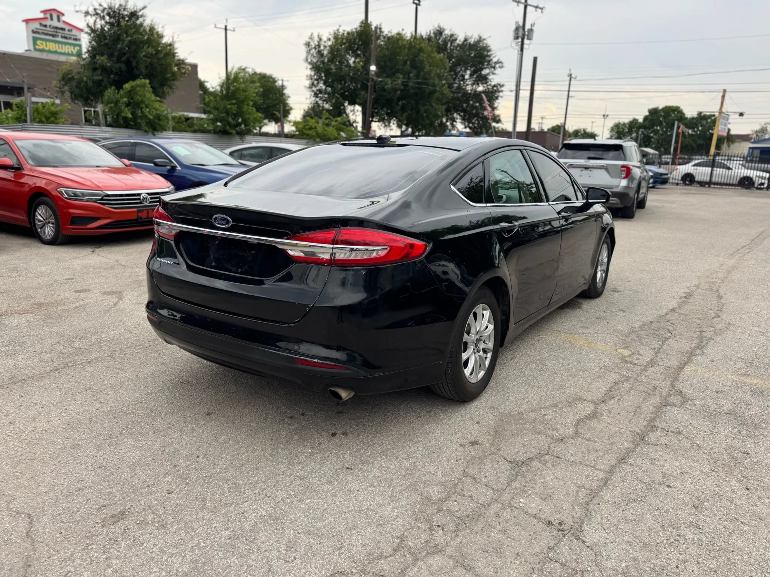 Used 2017 Ford Fusion S FWD image 9
