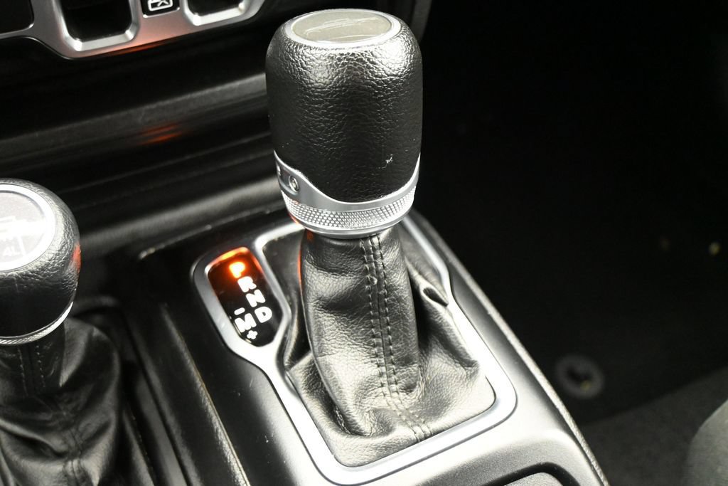 Used 2023 Jeep Gladiator Sport AWD/4WD image 21