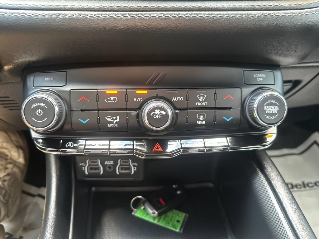 Used 2021 Dodge Durango GT w/ Blacktop Package AWD/4WD image 18
