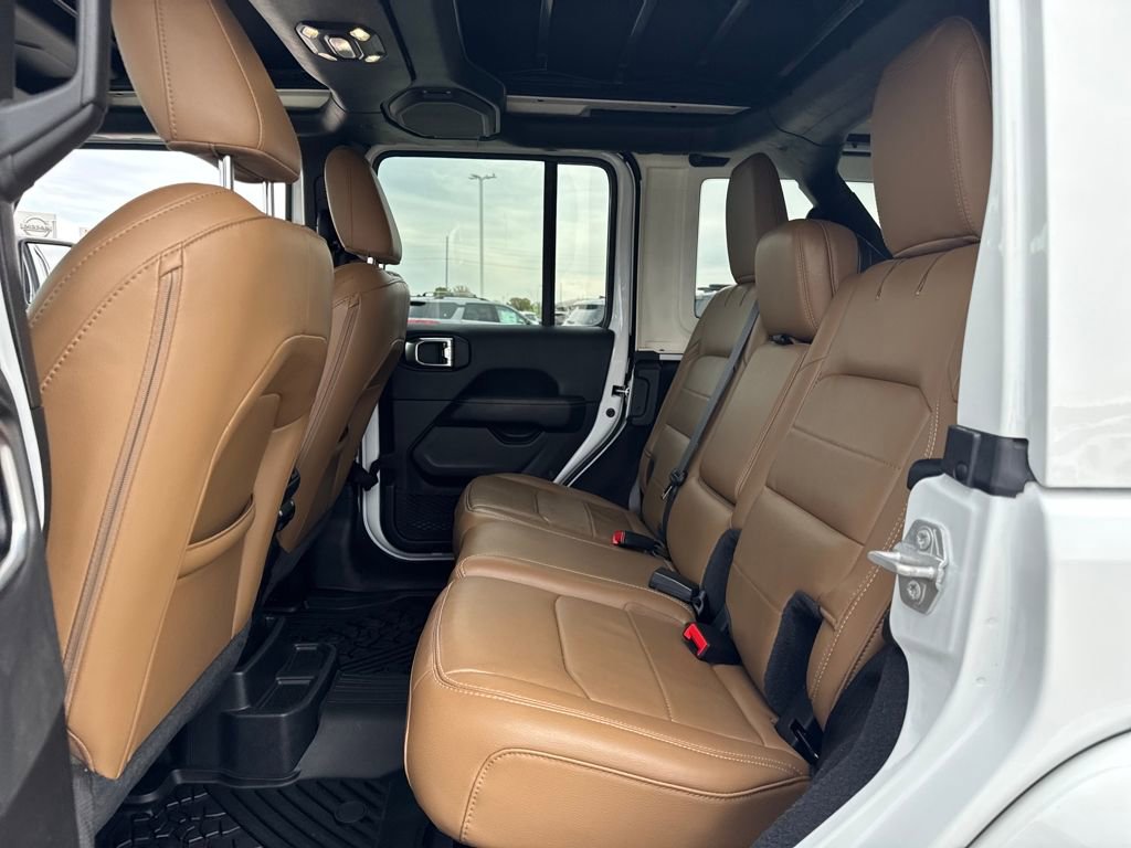 Used 2023 Jeep Wrangler Sahara w/ Cold Weather Group AWD/4WD image 14