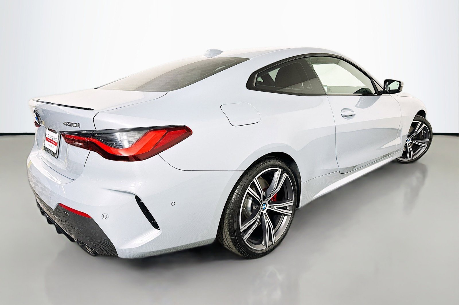 Used 2024 BMW 430i Coupe w/ M Sport Package RWD image 14