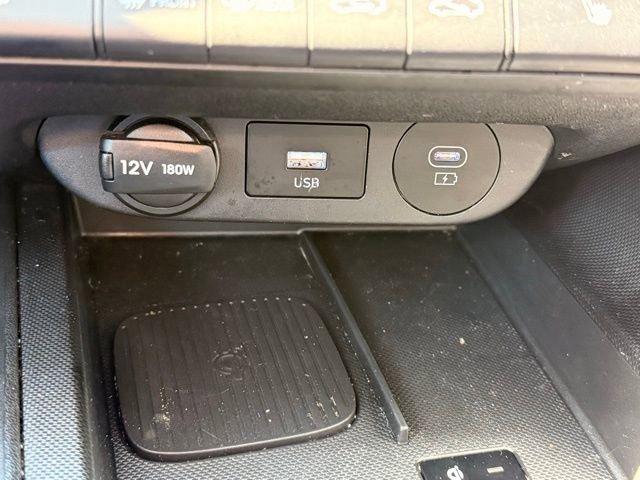 Used 2024 Hyundai Elantra SEL w/ Convenience Package image 34