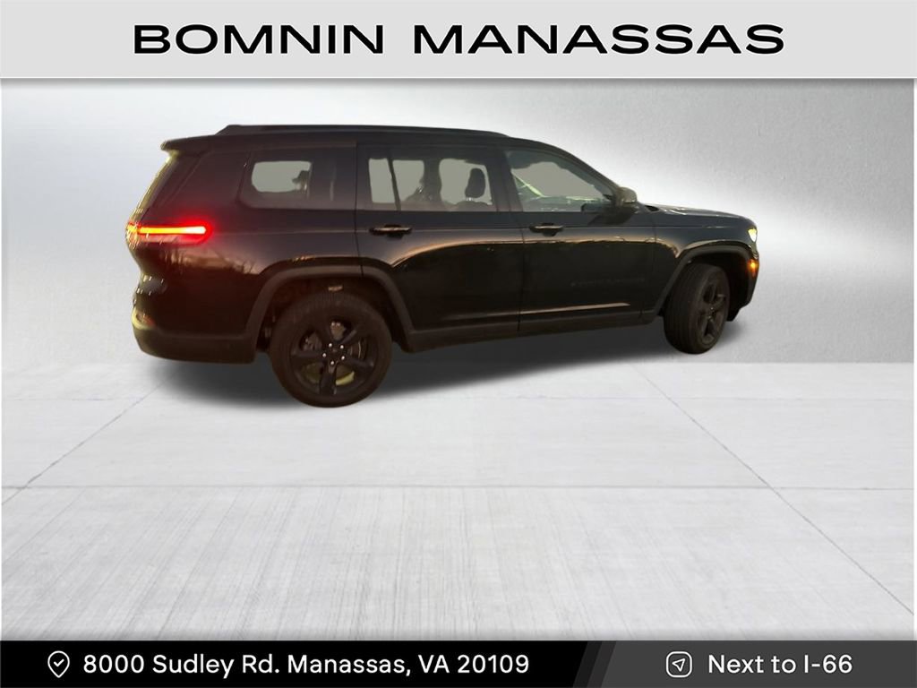 Used 2022 Jeep Grand Cherokee L Laredo image 2