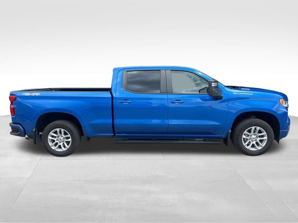 Used 2022 Chevrolet Silverado 1500 RST w/ Convenience Package II AWD/4WD image 3