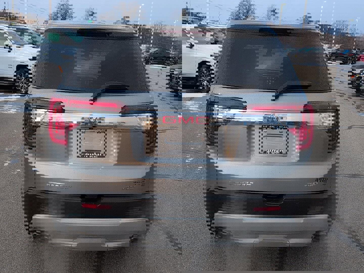 Used 2023 GMC Acadia SLT image 4