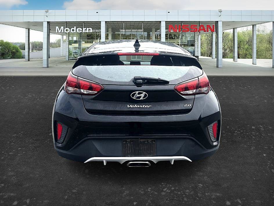 Used 2019 Hyundai Veloster 2.0 Premium FWD image 4
