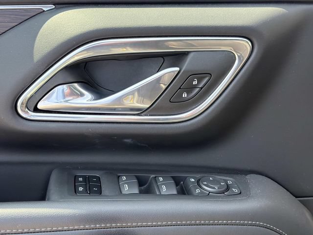 Used 2023 Chevrolet Suburban Z71 w/ Luxury Package AWD/4WD image 26