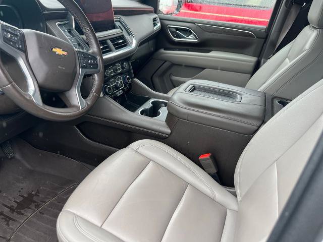 Used 2022 Chevrolet Suburban LT w/ Luxury Package AWD/4WD image 5