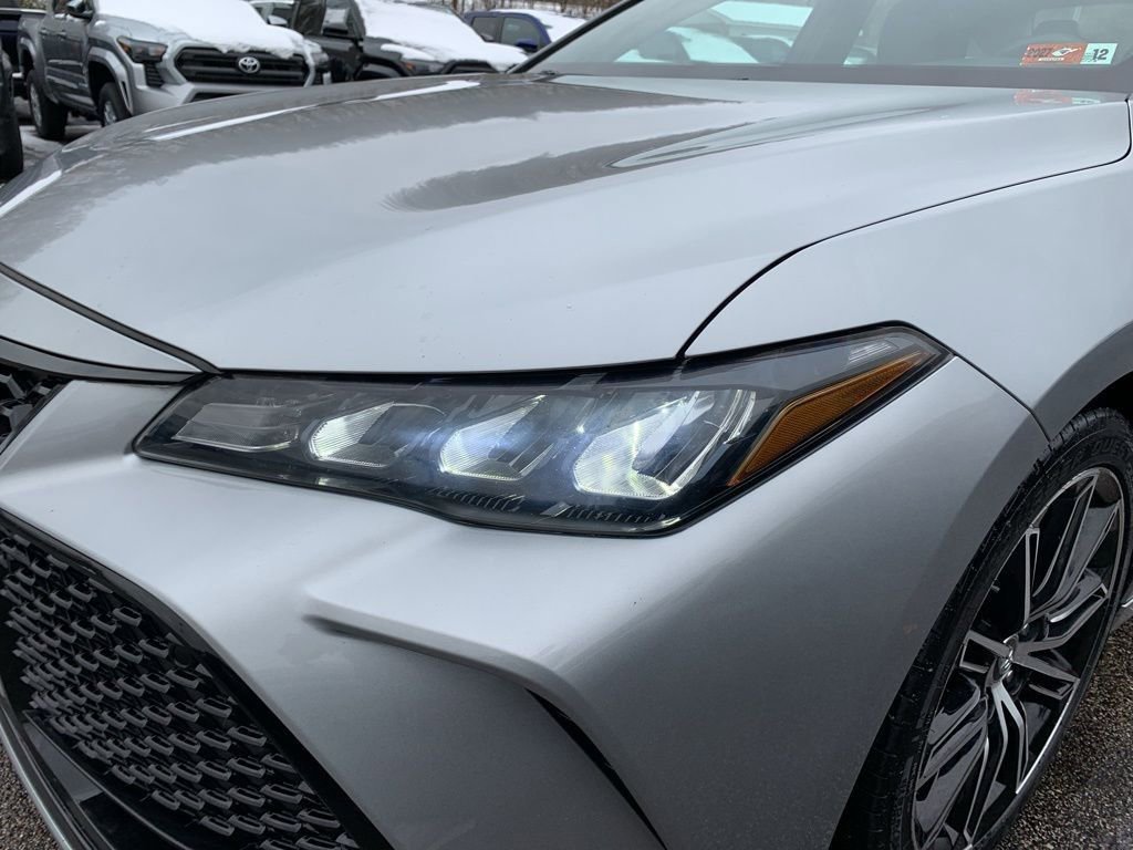 Used 2019 Toyota Avalon XSE image 29
