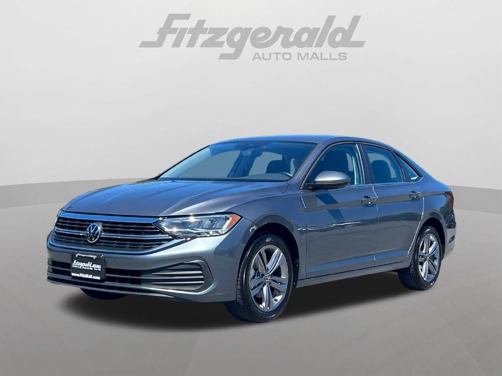 Used 2024 Volkswagen Jetta SE FWD image 2