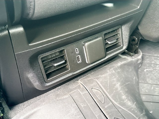 Used 2023 Chevrolet Silverado 1500 LT AWD/4WD image 33