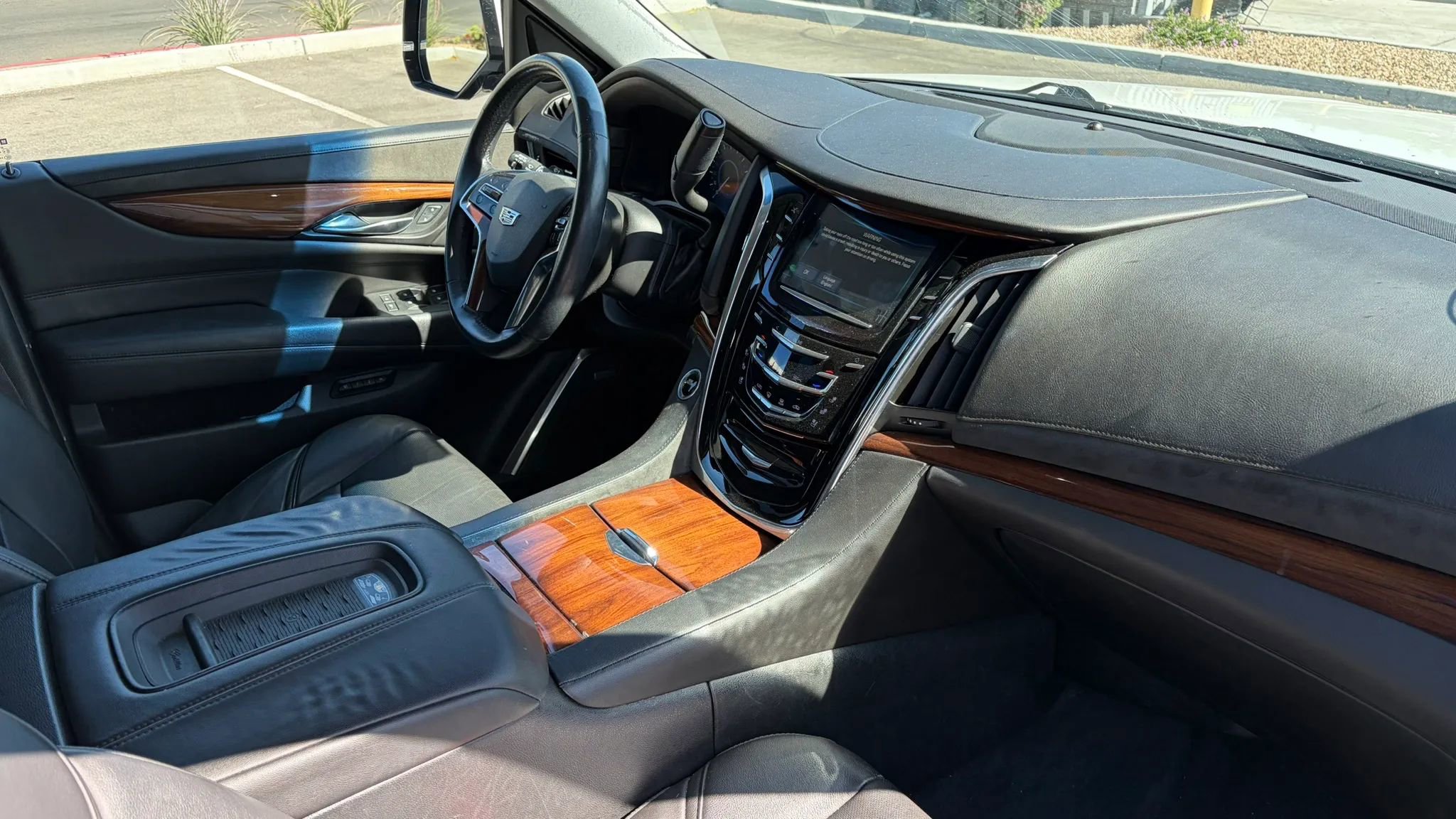 Used 2016 Cadillac Escalade ESV Premium AWD/4WD image 17