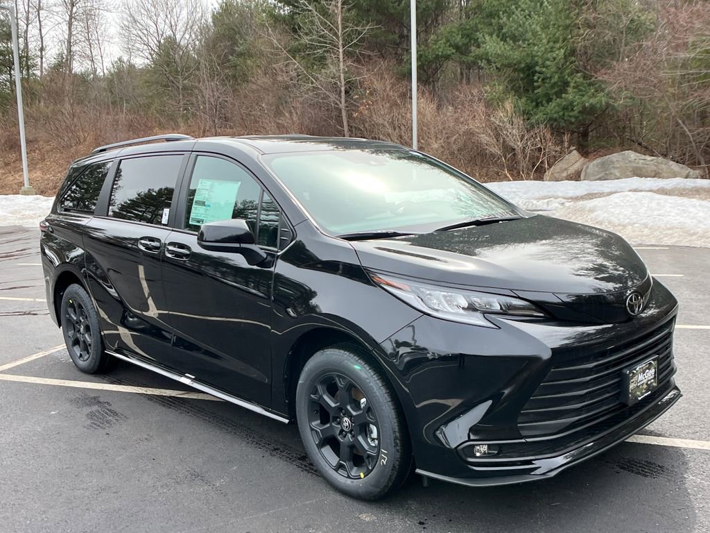 New 2026 Toyota Sienna XLE Woodland Edition image 7