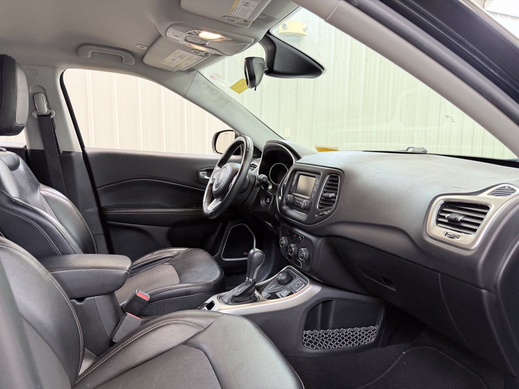 Used 2017 Jeep Compass Latitude w/ Safe & Security Group AWD/4WD image 39