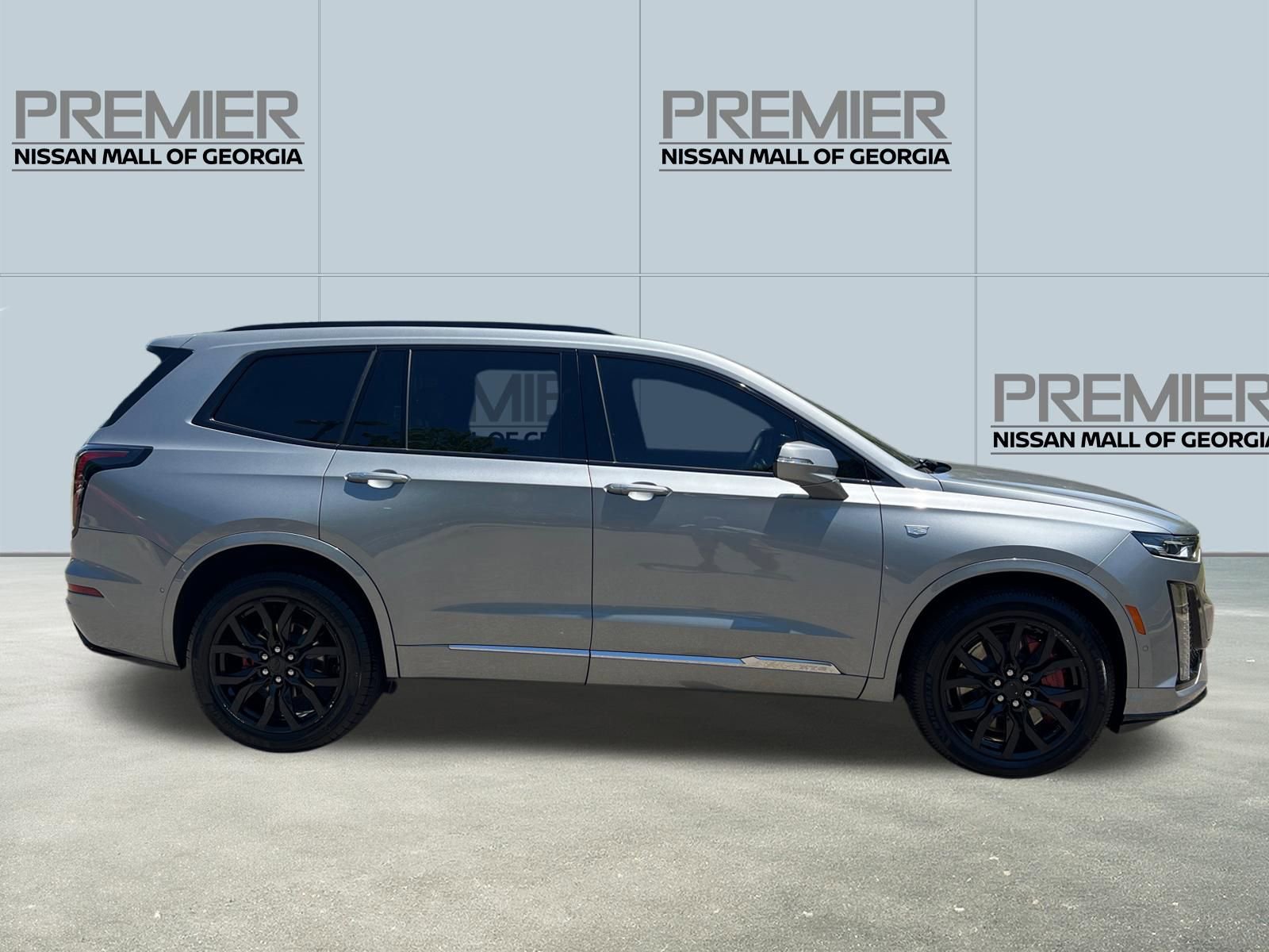 Used 2023 Cadillac XT6 Sport w/ Technology Package AWD/4WD image 4