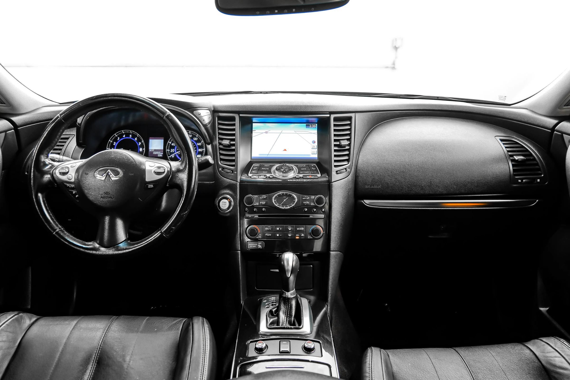 Used 2017 INFINITI QX70 AWD w/ Premium Package image 18