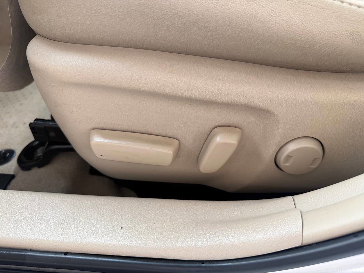 Used 2012 Toyota Camry XLE FWD image 15