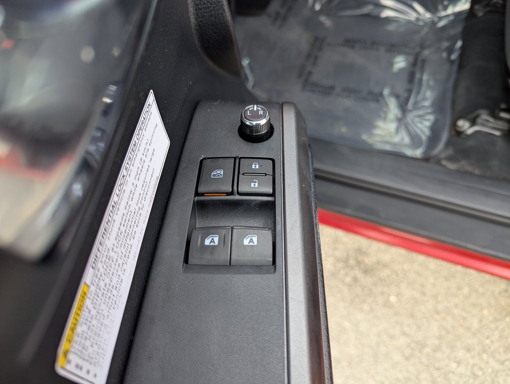 Used 2016 Toyota Tacoma TRD Off-Road image 12