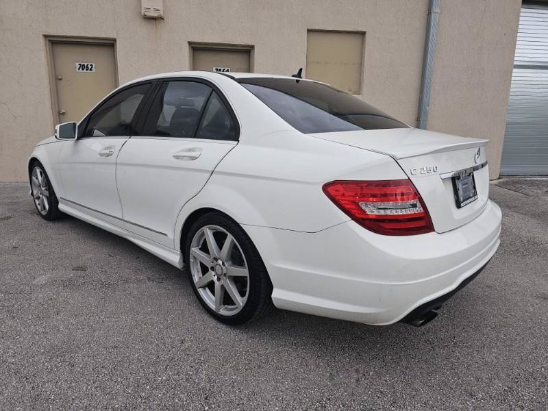Used 2014 Mercedes-Benz C 250 Sedan image 2