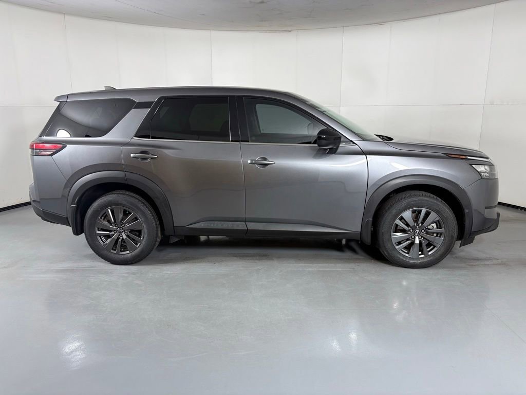 Used 2023 Nissan Pathfinder S FWD image 9