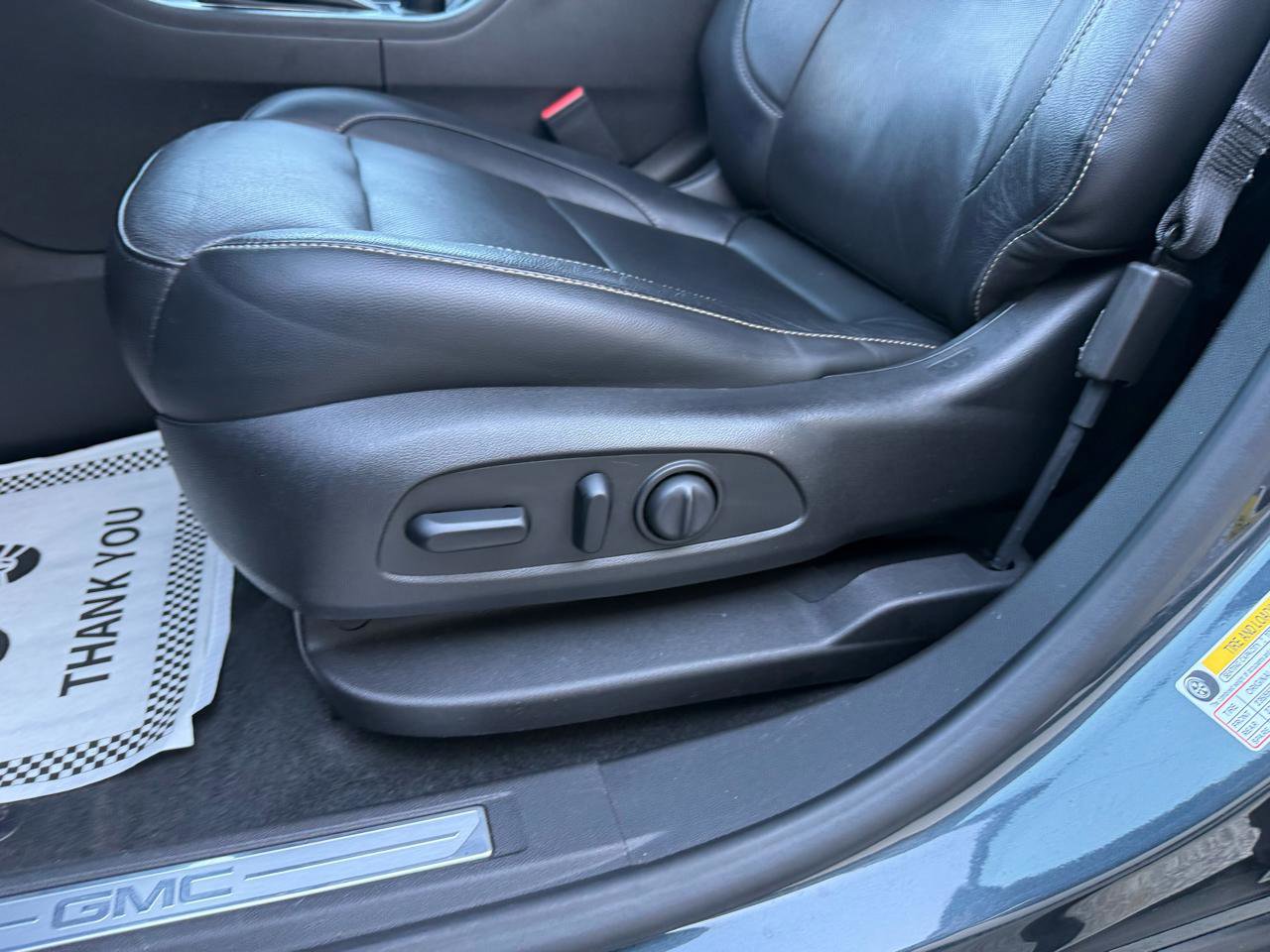 Used 2019 GMC Acadia SLT w/ Black Edition image 21