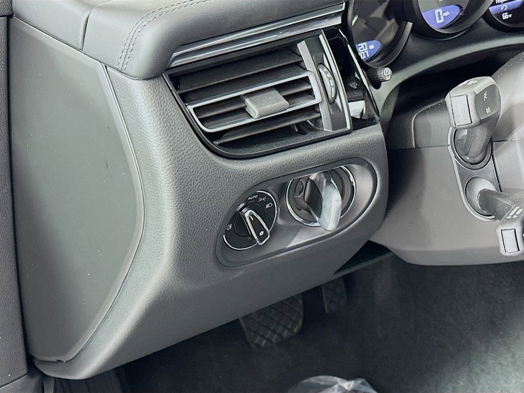 New 2025 Porsche Macan S image 11