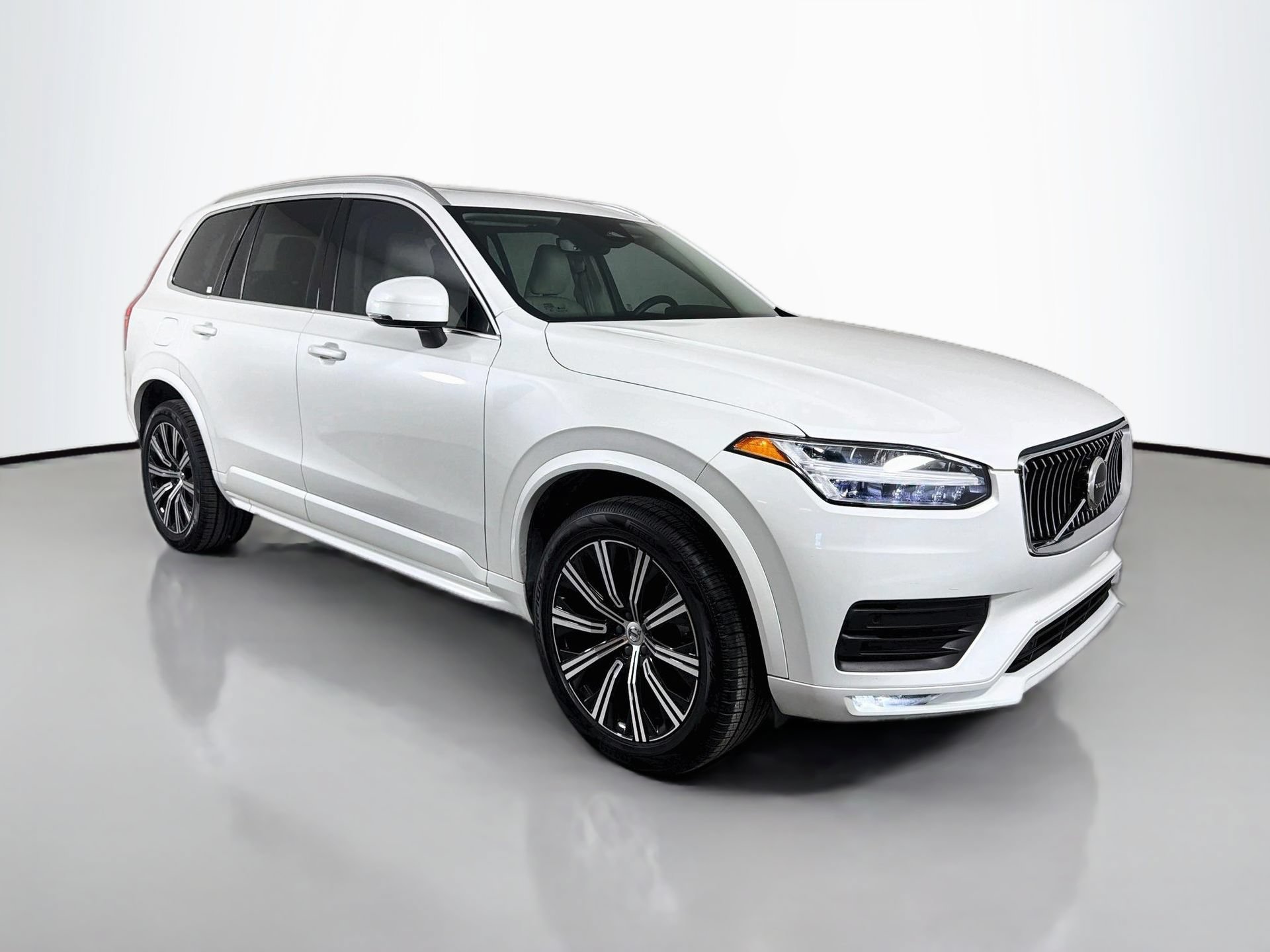 Certified 2023 Volvo XC90 B6 Core w/ Protection Package Premier AWD/4WD image 3