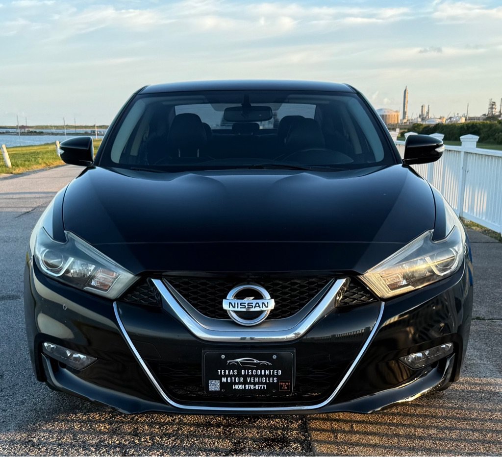 Used 2017 Nissan Maxima SR w/ Midnight Edition FWD image 2