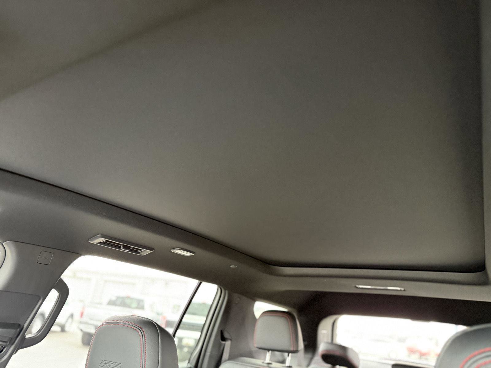 Used 2025 Chevrolet Traverse RS image 20