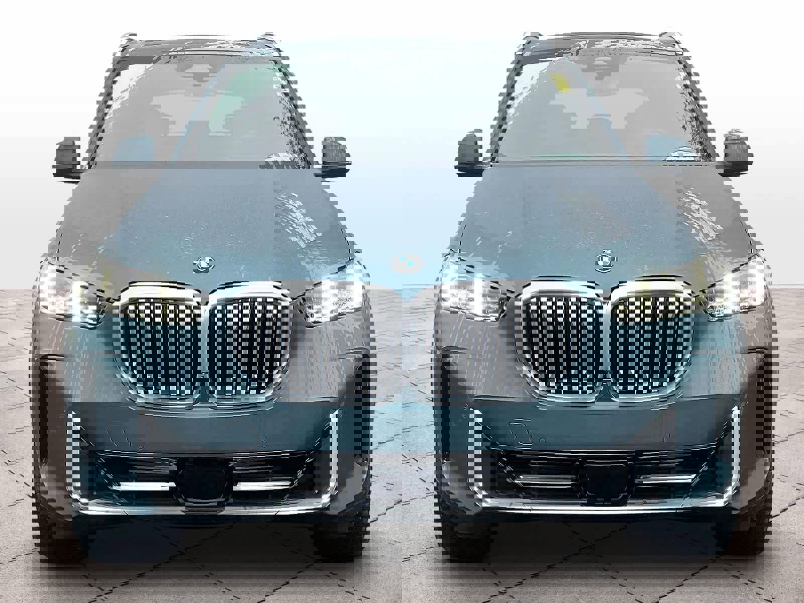 Used 2025 BMW X5 xDrive40i w/ Parking Assistance Package image 2