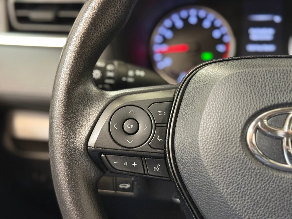 Used 2019 Toyota RAV4 XLE w/ Convenience Package image 9