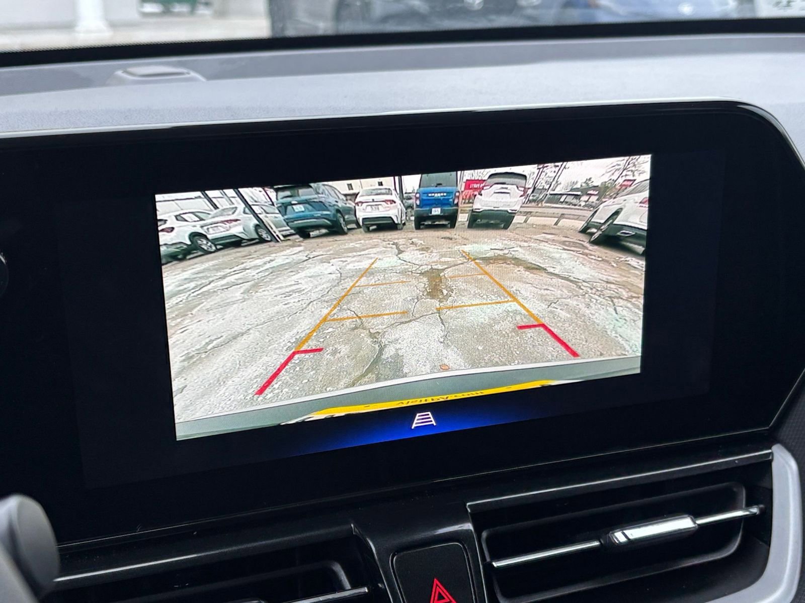 Used 2025 Chevrolet TrailBlazer LT w/ Driver Confidence Package image 17