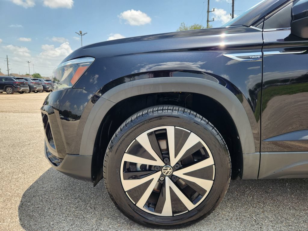 Used 2024 Volkswagen Taos SE FWD image 5