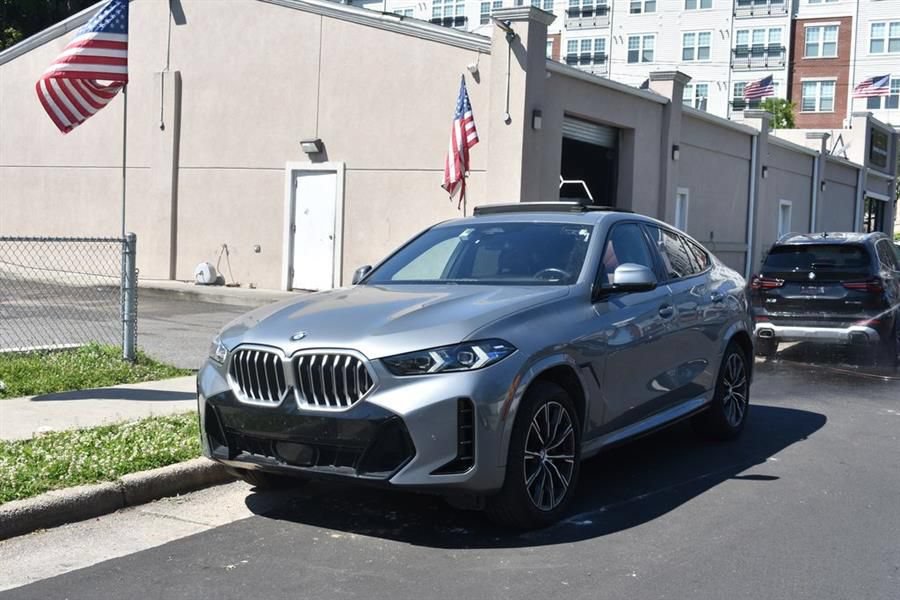 Used 2026 BMW X6 xDrive40i AWD/4WD image 2
