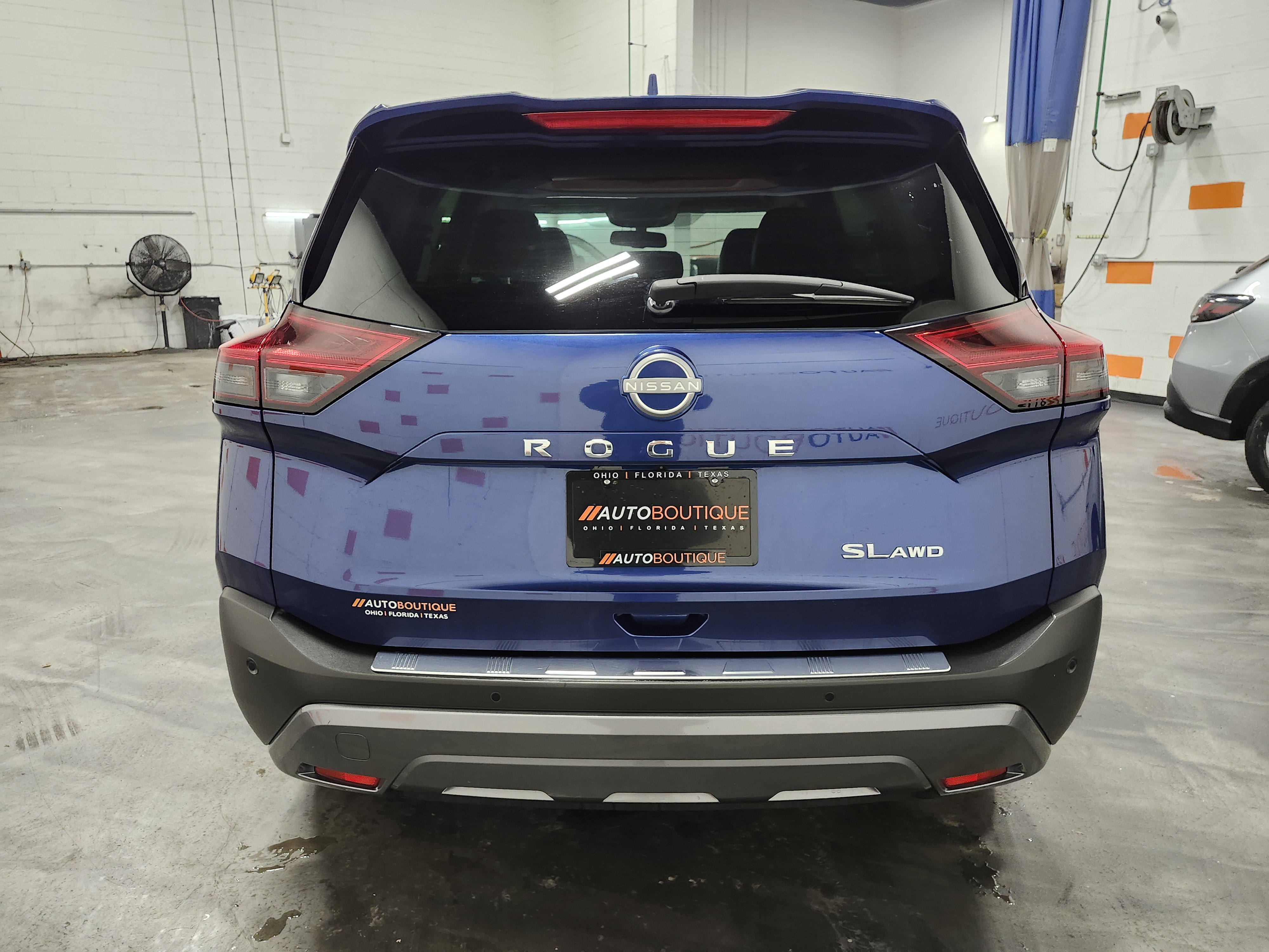 Used 2023 Nissan Rogue SL w/ SL Premium Package image 18