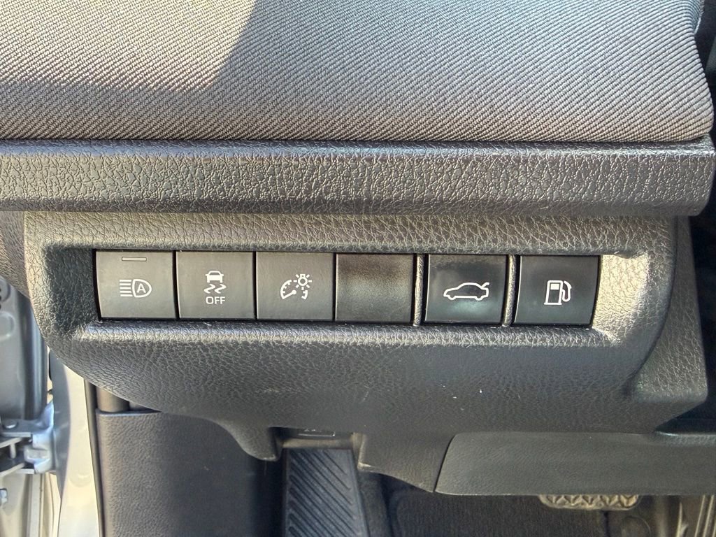 Used 2025 Toyota Camry LE w/ Convenience Package image 23