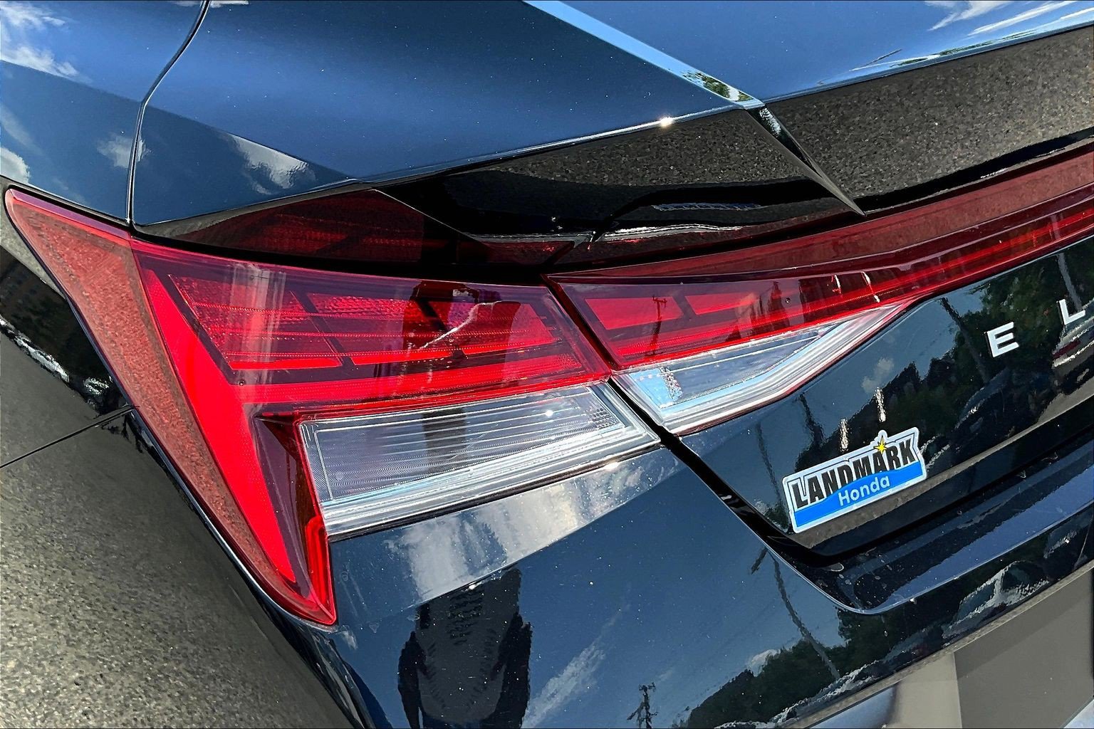 Used 2025 Hyundai Elantra Limited FWD image 32