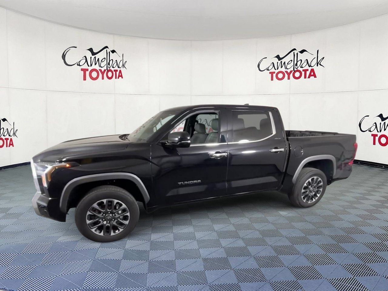 Used 2025 Toyota Tundra Limited AWD/4WD image 7