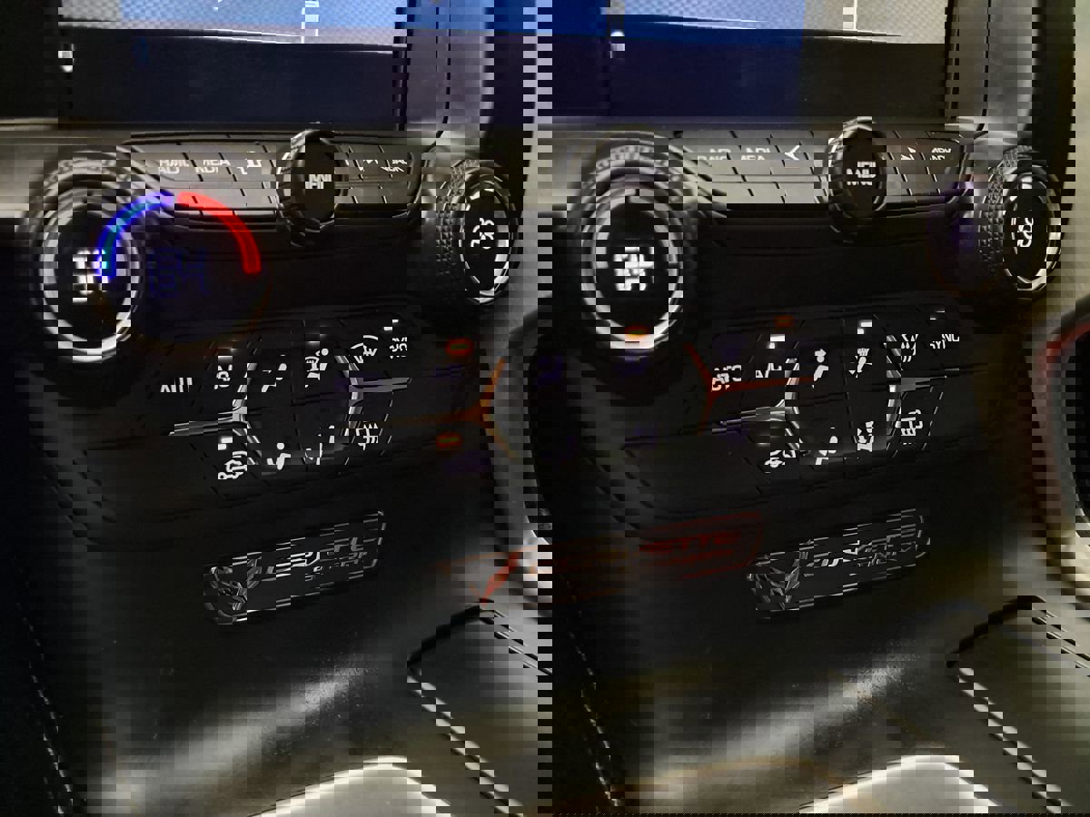 Used 2019 Chevrolet Corvette Stingray Coupe w/ Carbon Flash Badge Package image 21