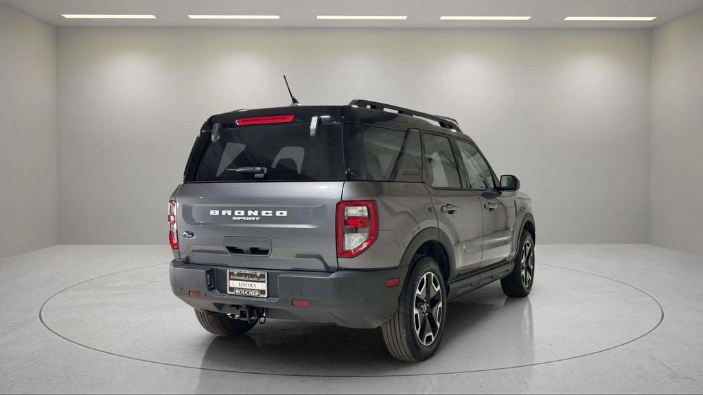 Used 2023 Ford Bronco Sport Outer Banks w/ Tech Package AWD/4WD image 3